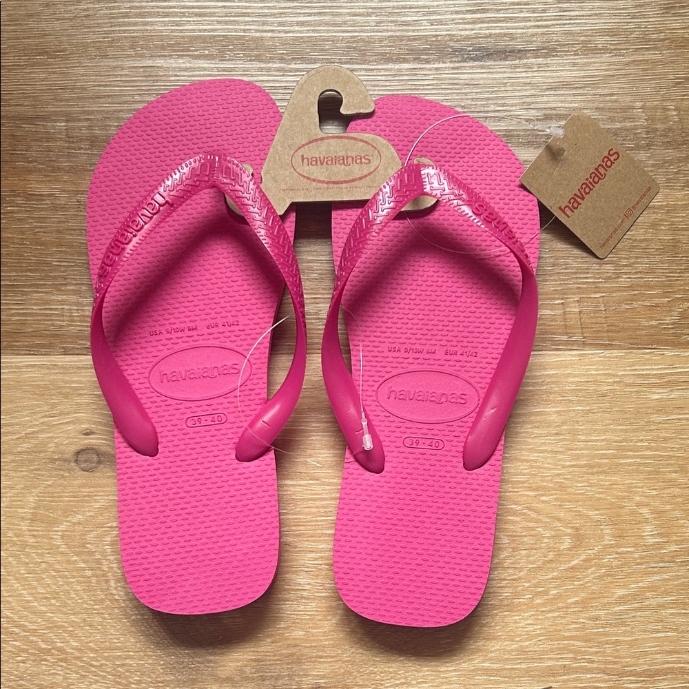 Havaianas Vibrant Pink Sandals